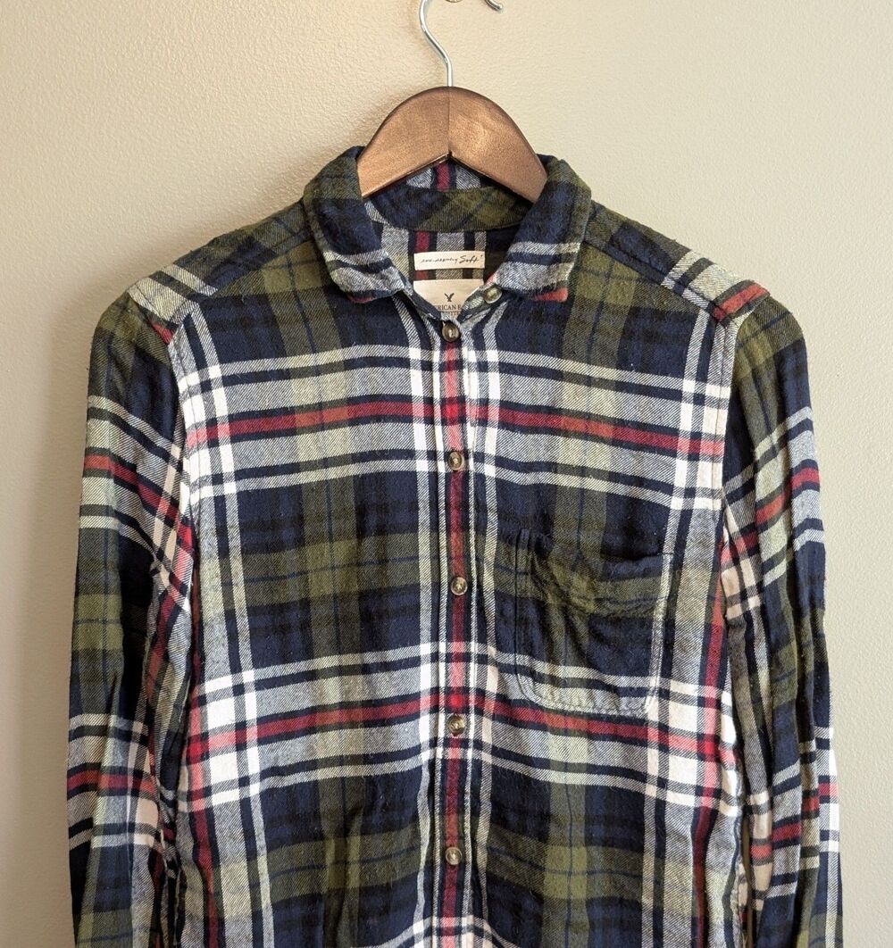 American Eagle Plaid Flannel Shirt Womens XS Green Red Boyfriend Fit LS AE